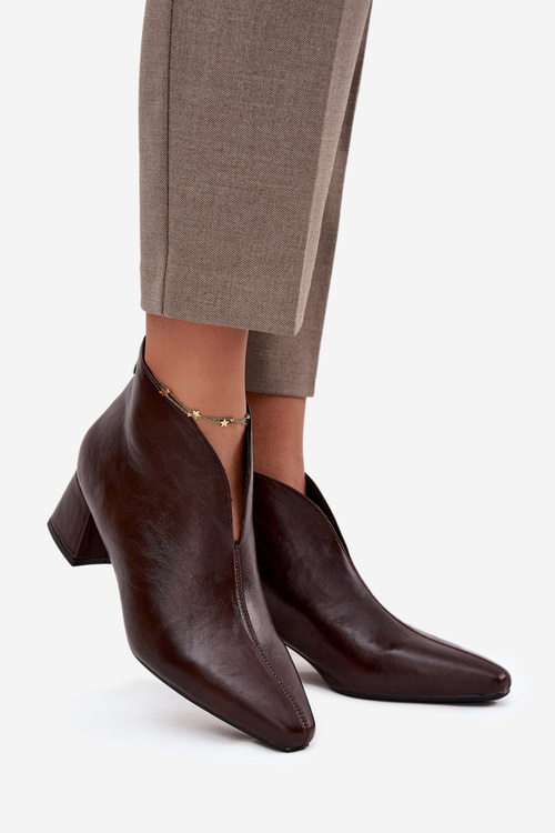 Екологічні шкіряні жіночі черевики на каблуку шоколадні Rylina
