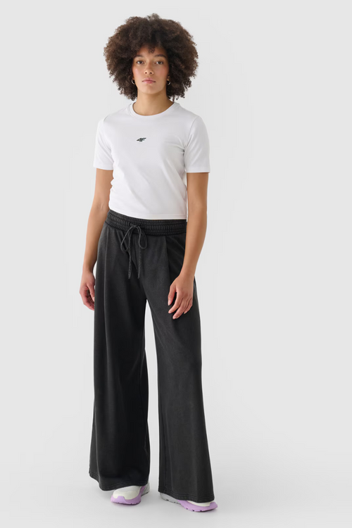 Жіноча бавовняна футболка Slim Cropped 4F біла 4FWAW24TTSHF1701-10S