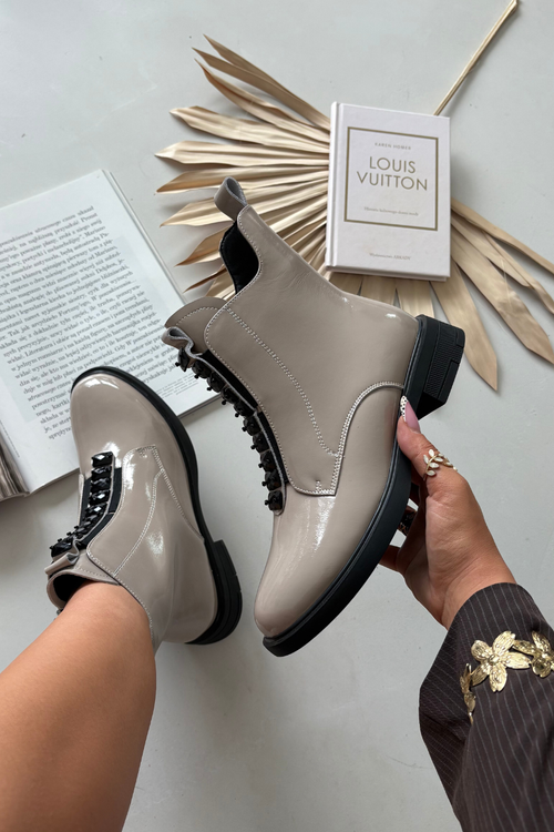 Лаковані жіночі ботильйони з натуральної шкіри D A MR52 108 бежеві