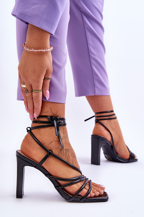 Модні босоніжки на підборах чорні Tessoro