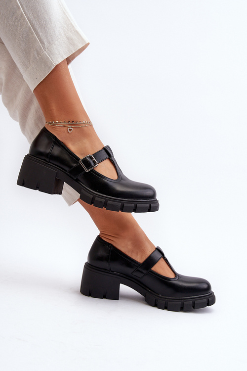 Жіночі туфлі з екошкіри на платформі та підборах чорного кольору Emelna