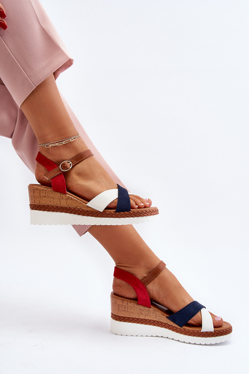 Босоніжки на танкетці з білими та темно-синіми ремінцями Kioda