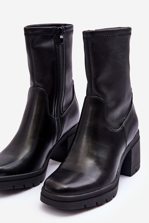 Жіночі шкіряні чоботи на масивному каблуці Чорні Fllavie