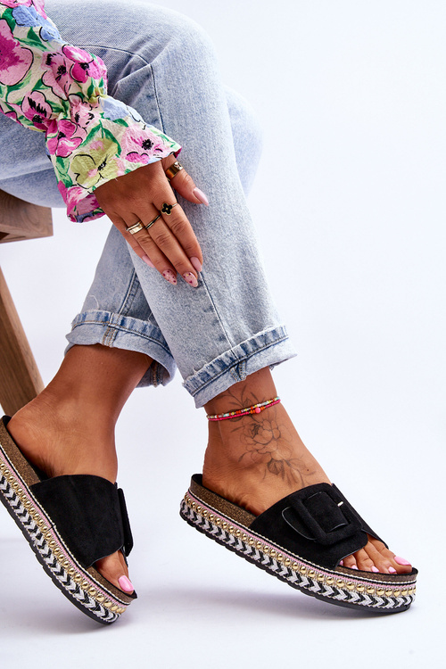 Жіночі босоніжки на декорованій платформі Чорні Joyce