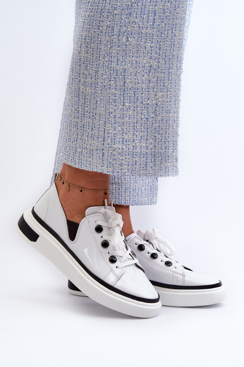 Білі шкіряні жіночі лаковані кросівки D&A LR535