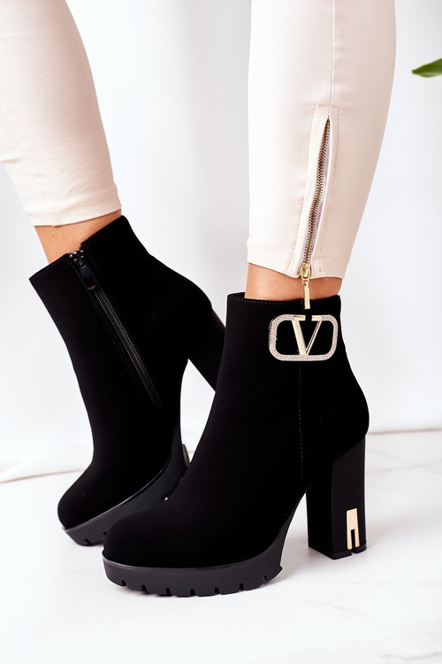 Чоботи утеплені на блочному каблуці Чорні Чудові