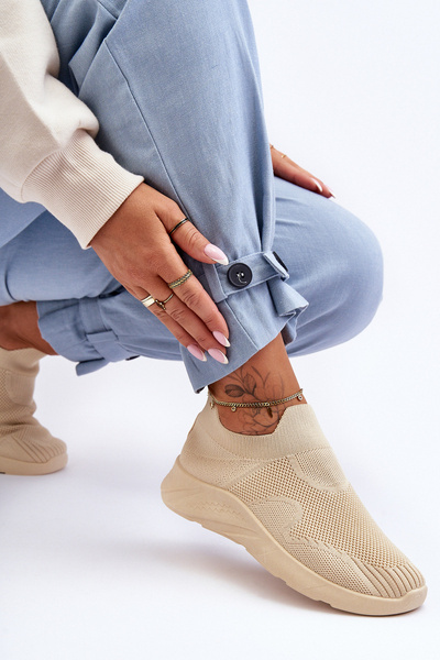 Жіночі кросівки бежевого кольору Claris