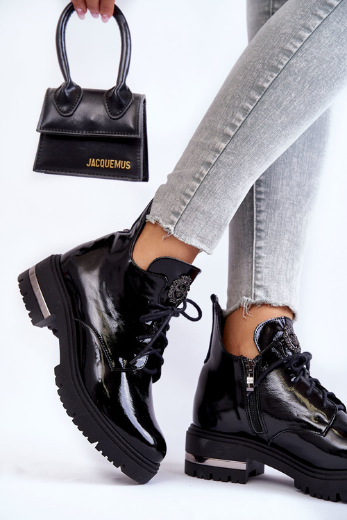 Жіночі лаковані ботильйони Zazoo 60309 на плоскому каблуці чорні