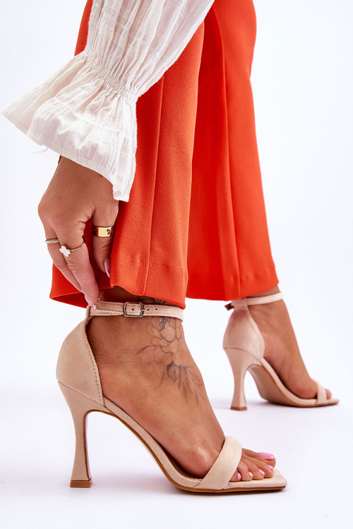 Жіночі замшеві босоніжки на підборах бежеві Rousses