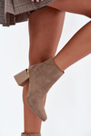 Ізольовані жіночі чоботи на каблуці з еко замші бежеві Brivelle