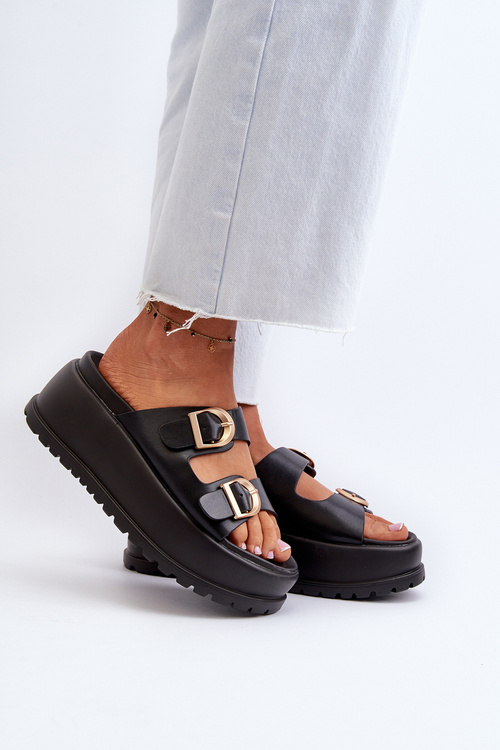 Жіночі шорти на масивній платформі Black Mililena