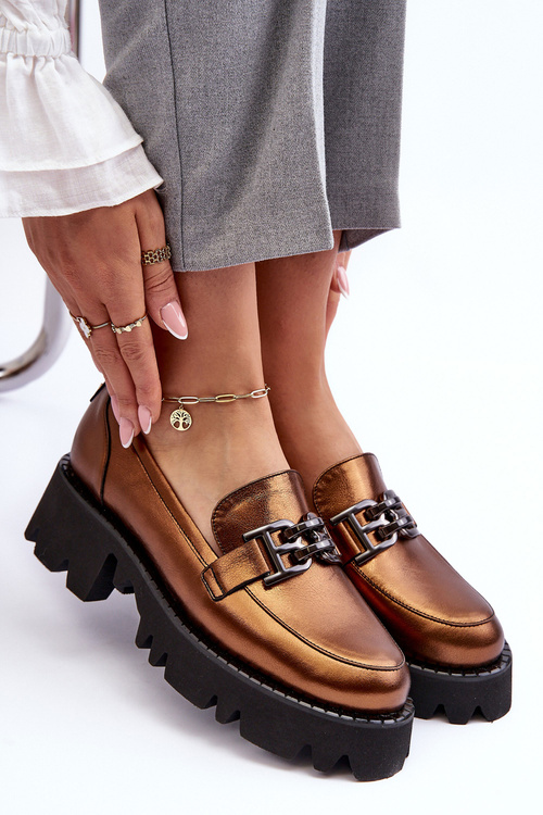 Жіночі шкіряні лофери із золотистим орнаментом Lyndani