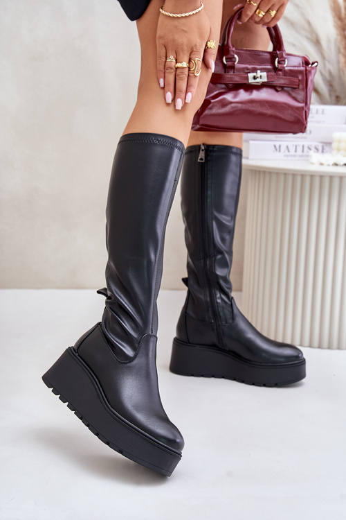 Жіночі високі чоботи на платформі та танкетці чорні Vinceza 58342