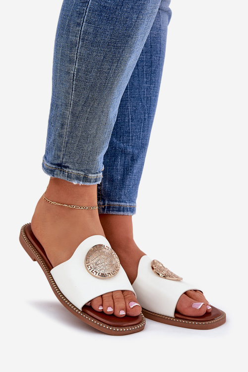 Еко-шкіряні тапочки на плоскому каблуці з декором білі Tatereia