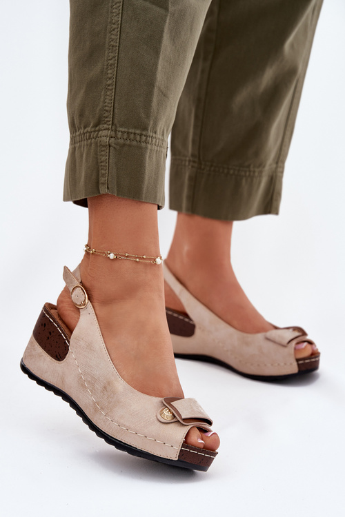 Жіночі Легкі Сандалі На Платформі Comfort Shoes Бежево-Золоті Efravia