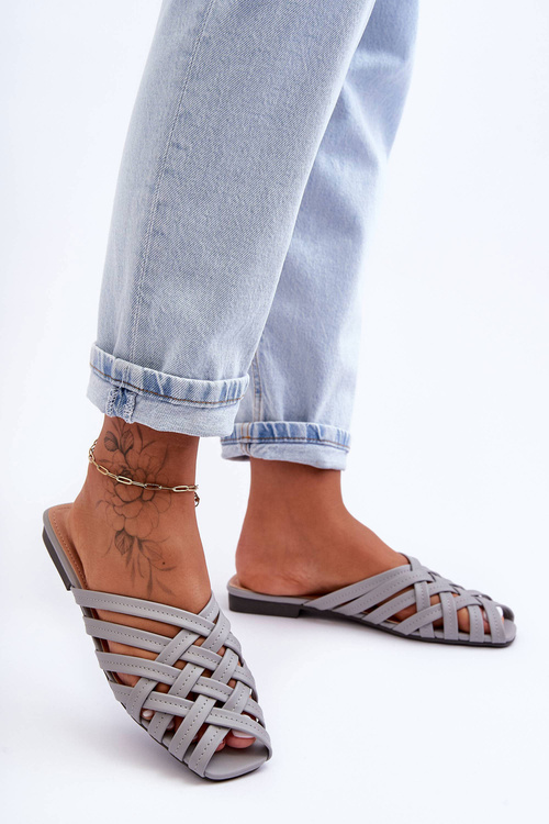 Жіночі шкіряні тапочки на лямках сірі Doralia