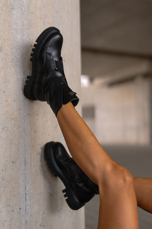 Ботильйони теплі робочі жіночі на блискавці з еко шкіри чорні Mailyra