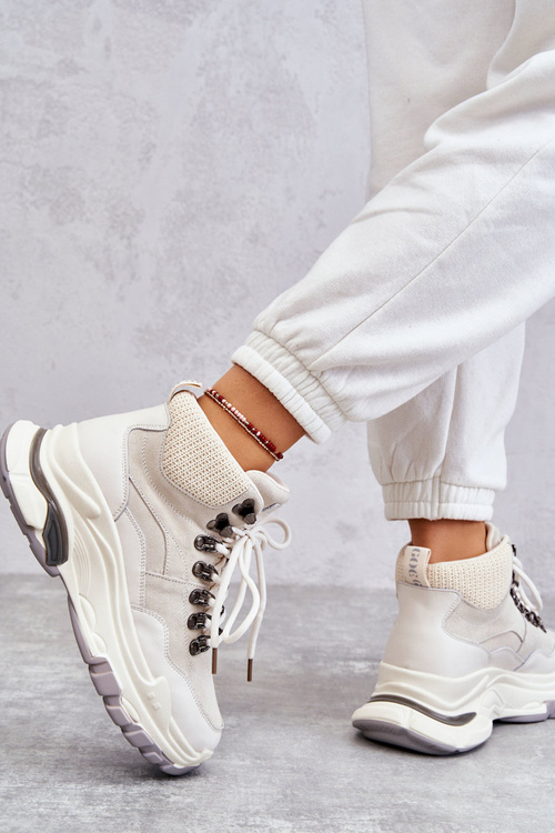 Жіноче високе спортивне взуття GOE KK2N4097 світло-бежевий