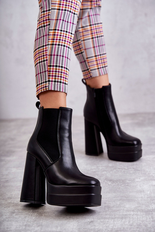 Жіночі шкіряні чоботи на масивному каблуці Black Jones