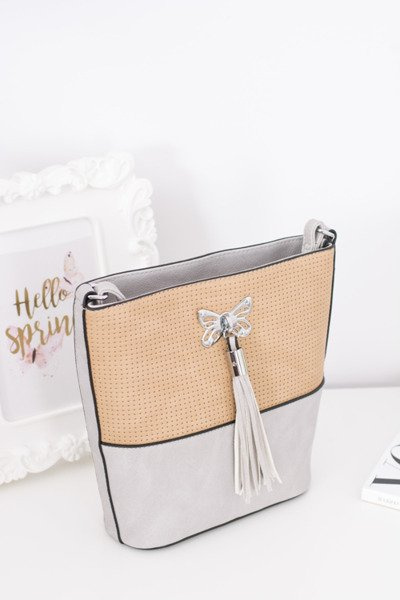 Жіноча сіра сумочка з літерами з китицею