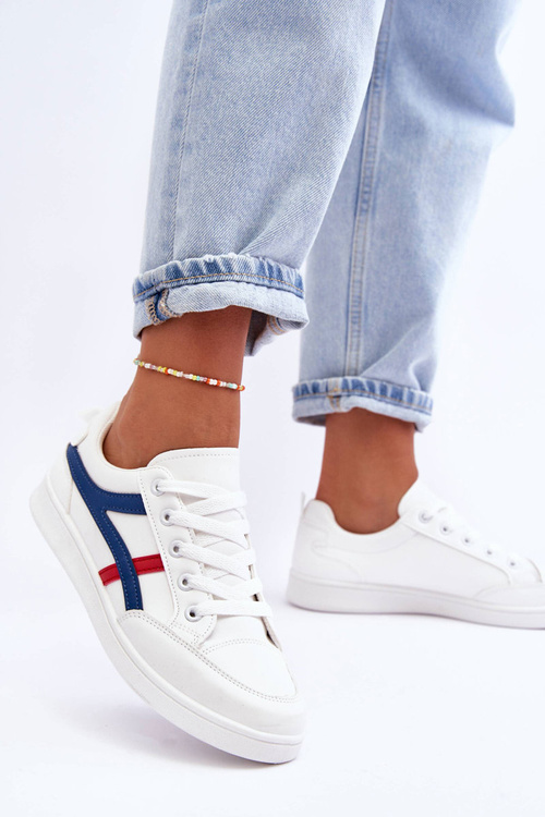 Жіноче низьке спортивне взуття з ремінцями білого кольору Alemessa