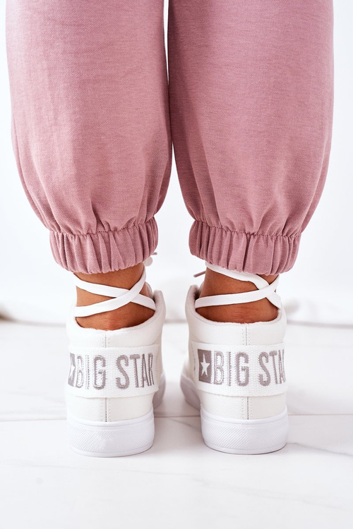 Жіноче утеплене спортивне взуття Big Star EE274352 біле