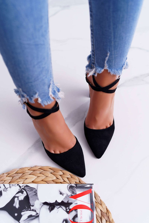 Жіночі чорні туфлі на шпильці з гострими шпильками