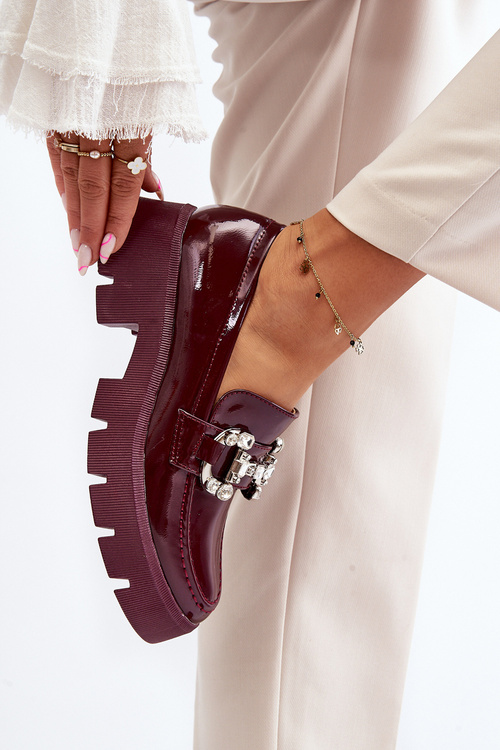 Жіночі лаковані лофери з декором бордовий Arsaba