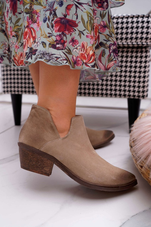 Жіночі бежеві весняні шкіряні чоботи Anabella