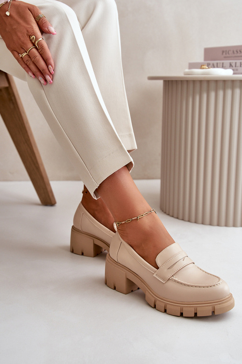 Жіночі туфлі на низьких підборах з еко шкіри Menloa бежевого кольору