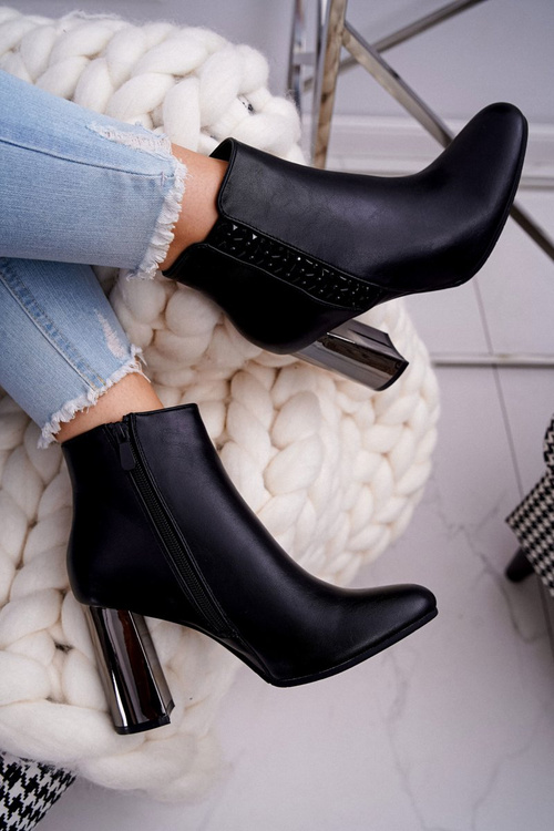 Жіночі сріблясті чоботи на шпильці Black Peve