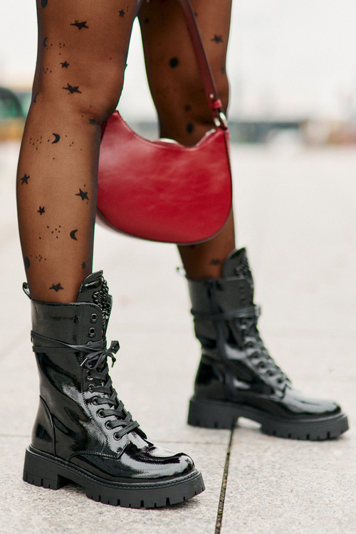 Лаковані утеплені робочі черевики з декором Black Kelilea