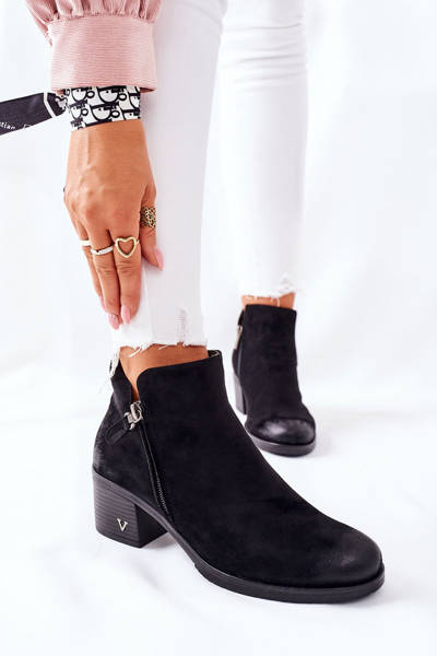 Жіночі черевики на плоскому ходу замшеві чорні Bellarena