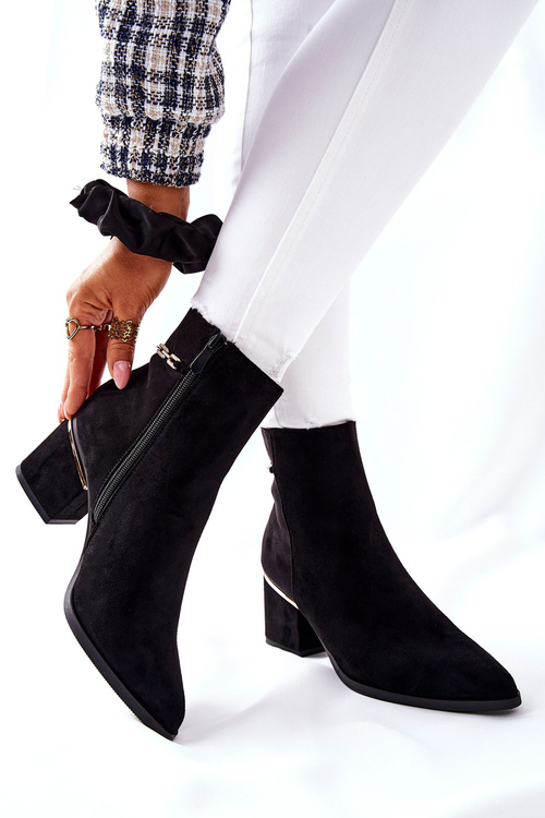 Жіночі замшеві чоботи на каблуці чорні One Step