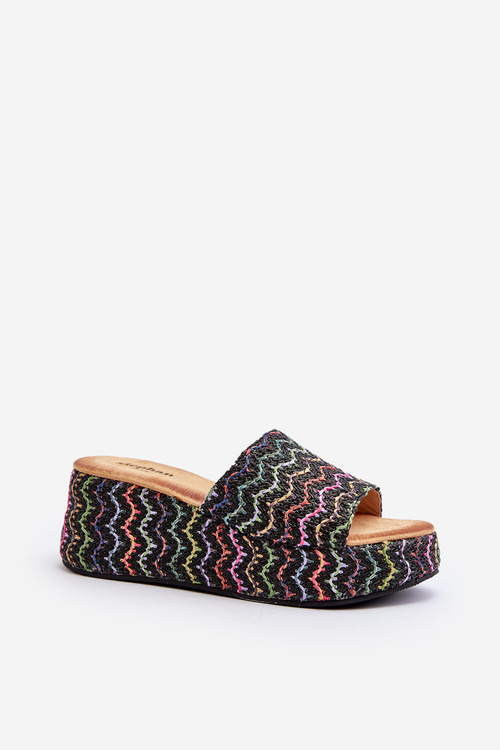 Жіночі босоніжки на танкетці чорні Vanarila