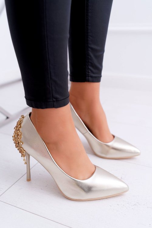Жіночі золоті туфлі на шпильці з орнаментом Larento