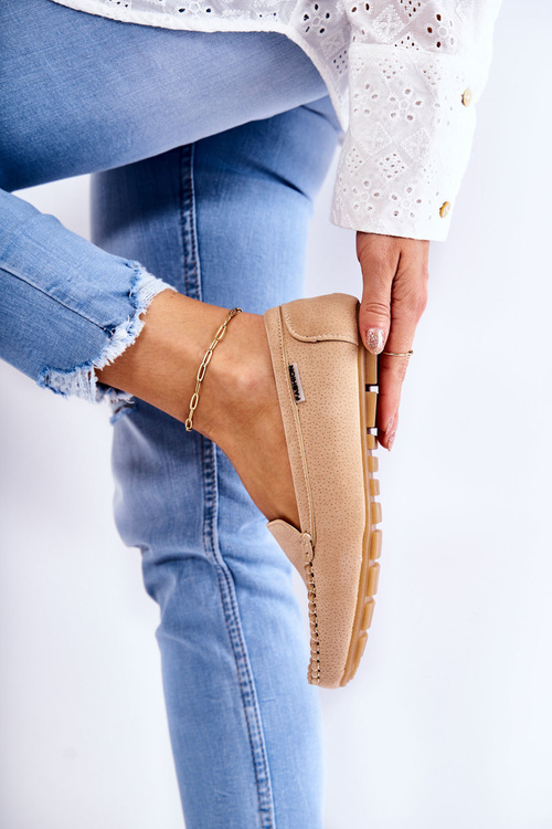 Жіночі замшеві лофери бежеві Millare