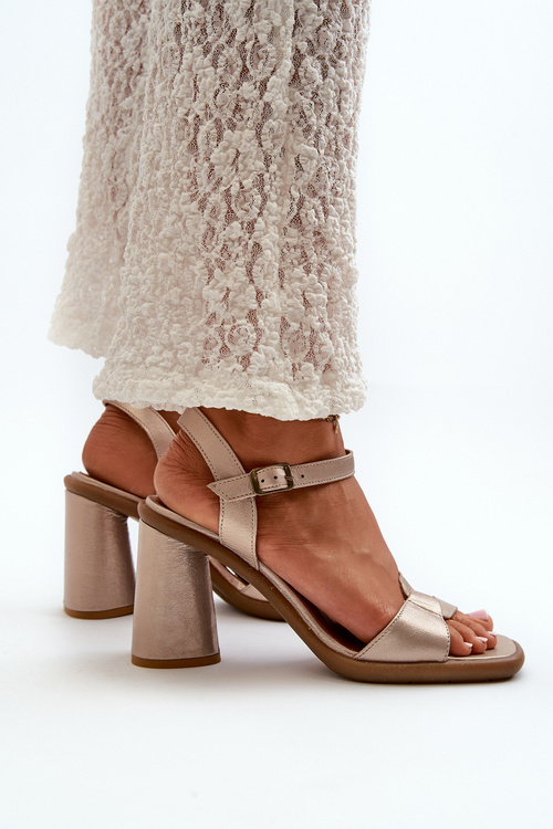 Шкіряні босоніжки на підборах Maciejka 06029-25 золото