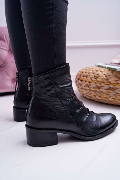 Жіночі черевики чорні на плоскому каблуці натуральна шкіра Laura Messi