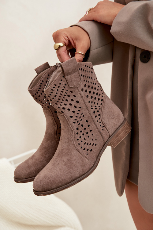 Відкриті жіночі чоботи на плоскому каблуці темно-бежеві Amisna