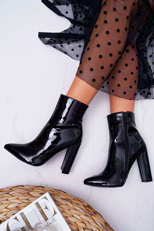 Жіночі гострі чоботи на шпильці, лаковані, чорні