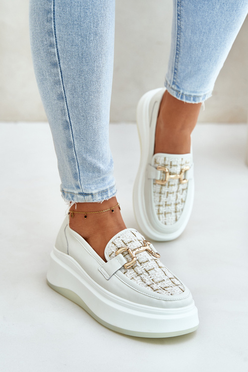 Шкіряні жіночі мокасини на платформі з золотистим декором 89105 Vinceza Light Beige