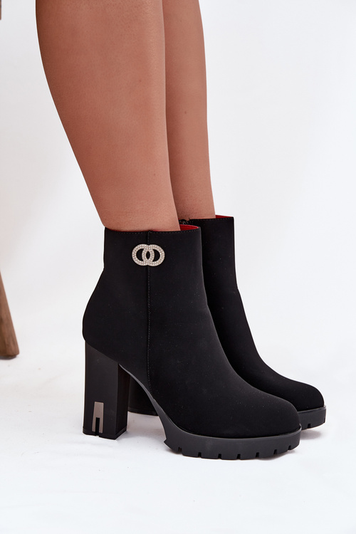 Зігріті жіночі чоботи на підборах з декоративною деталлю чорний Vessara
