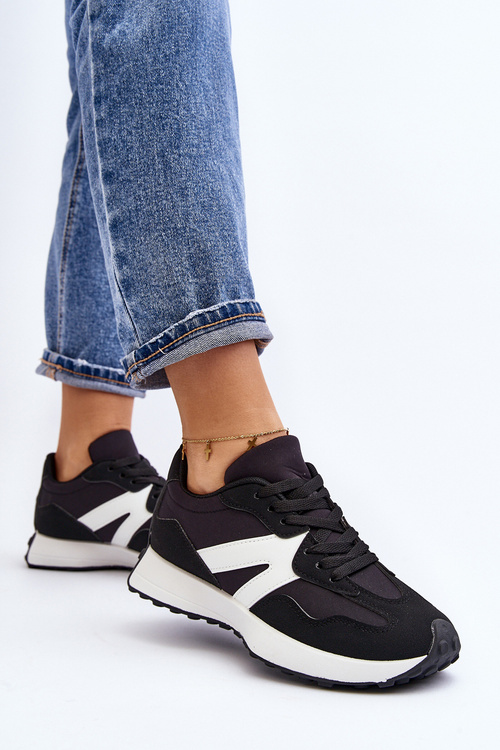 Жіноче чорне спортивне взуття Chloette