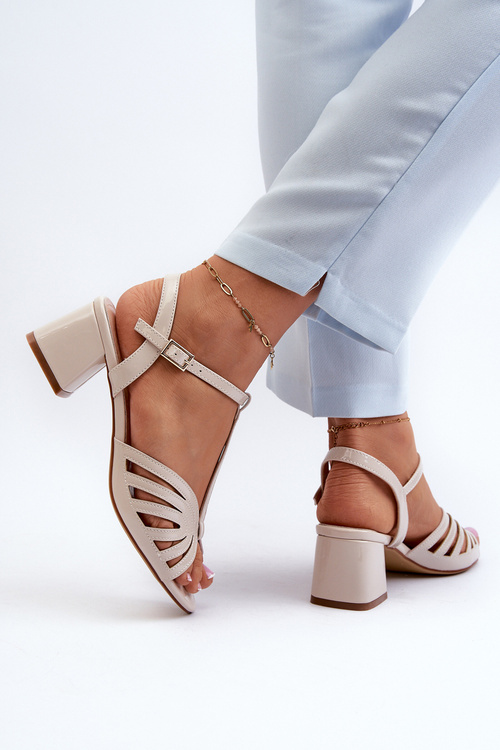 Бежеві глянцеві жіночі босоніжки на підборах Sergio Leone SK880