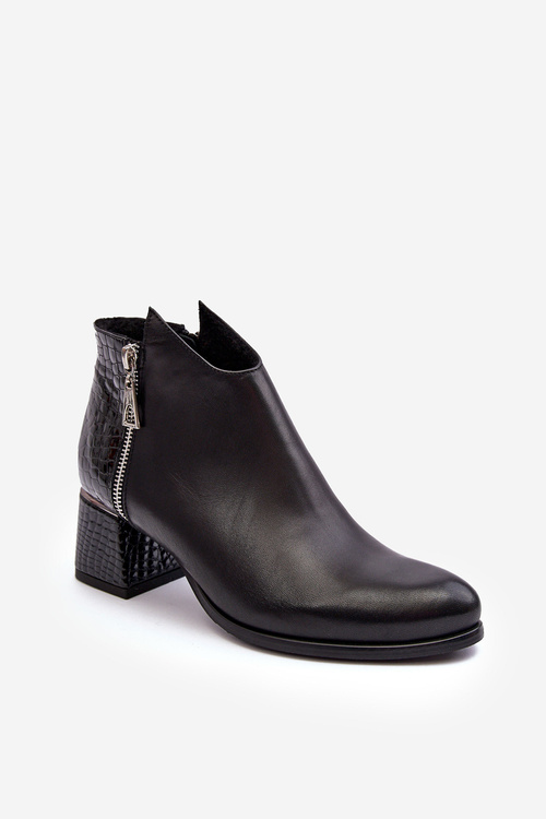 Жіночі шкіряні чоботи на низькому каблуці Zazoo 4111 Чорні