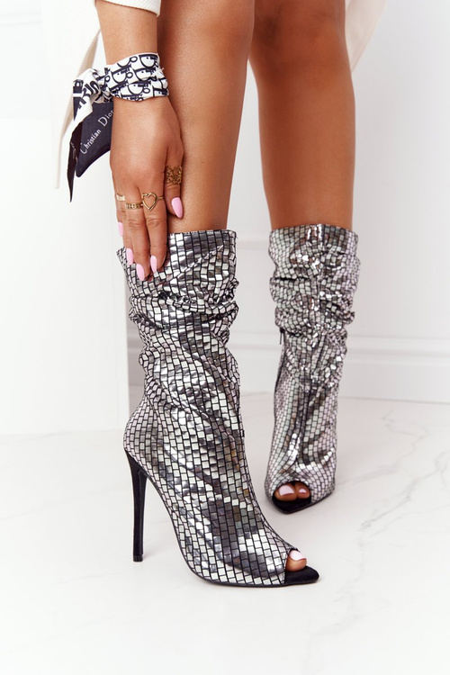 Чоботи на високому каблуці. Срібний вечір