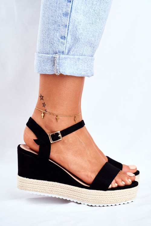 Жіночі босоніжки на танкетці чорні Merdoe