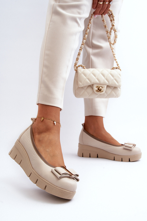 Шкіряні балетки на платформі з кремовим декором Lewski 3384