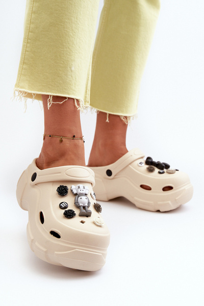 Жіночі легкі сабо з поролону на масивній підошві бежеві Matirra